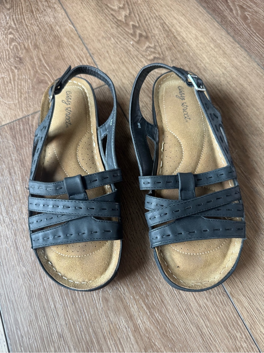 Easy Street Kehlani Slingback Sandals.
